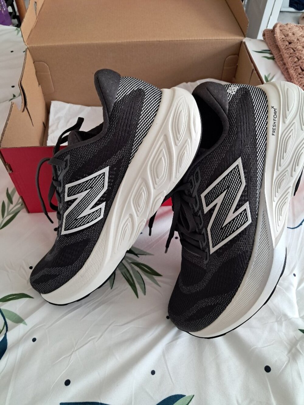 Womens' New Balance 880 shoes